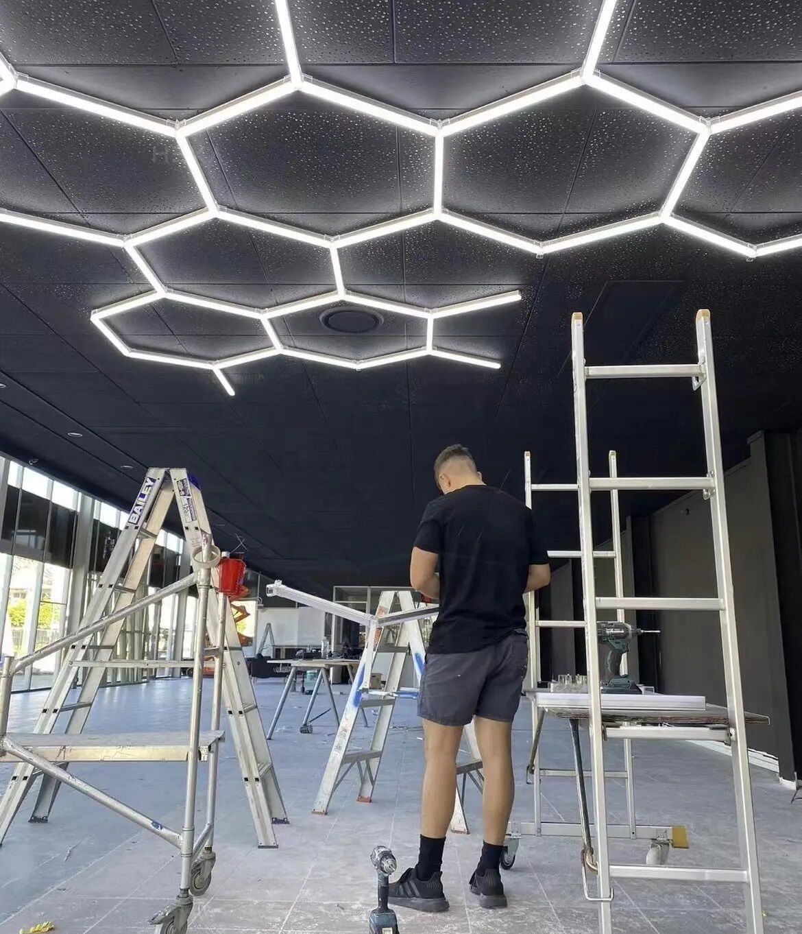 Hexagon plafond verlichting